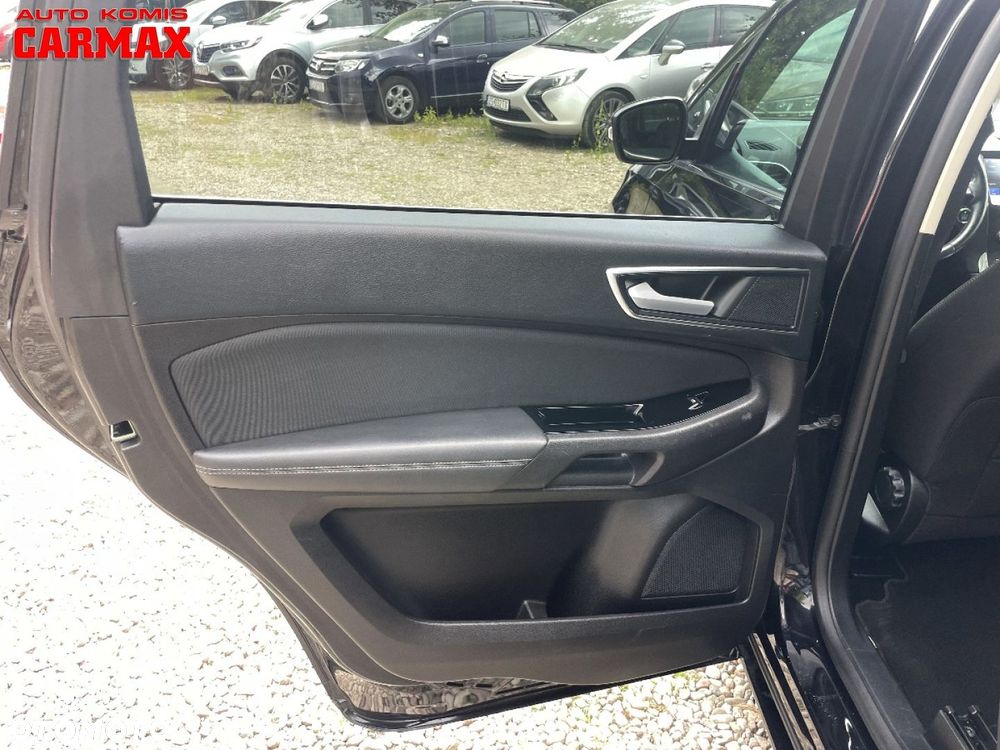 Ford S-Max - 12