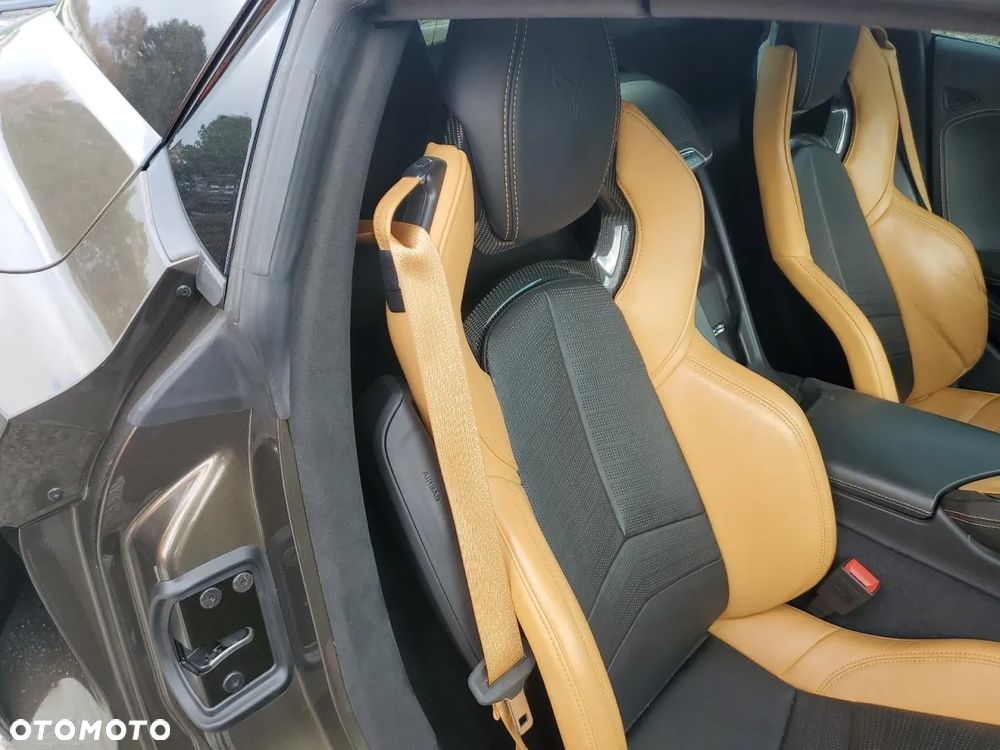 Chevrolet Corvette - 10