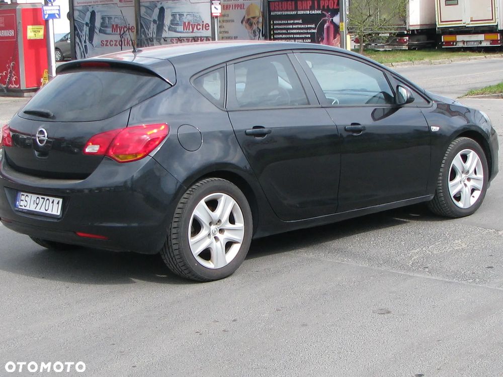 Opel Astra 1.7 CDTI DPF Active - 4