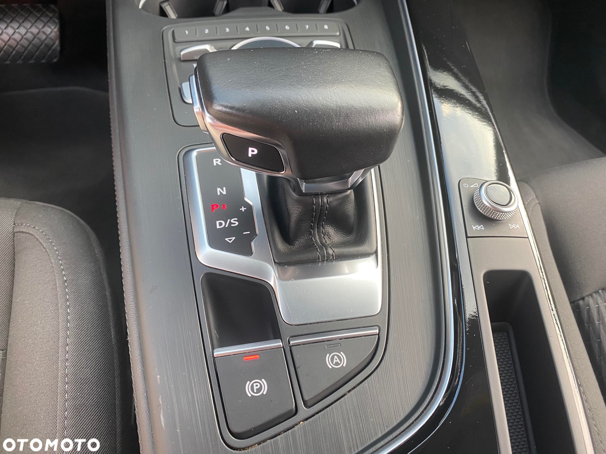 Audi A4 2.0 TDI S tronic - 23