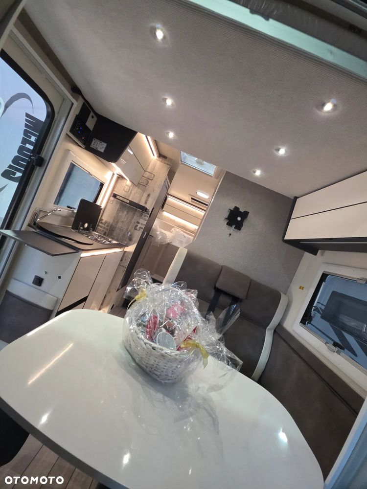 McLOUIS SLIM 339 UKŁAD ŁÓŻEK NIEMIECKICH GARAZ 6,69M 2.0 4 OSOBOWY - 33