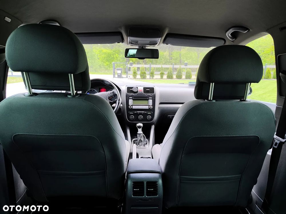 Volkswagen Golf - 8