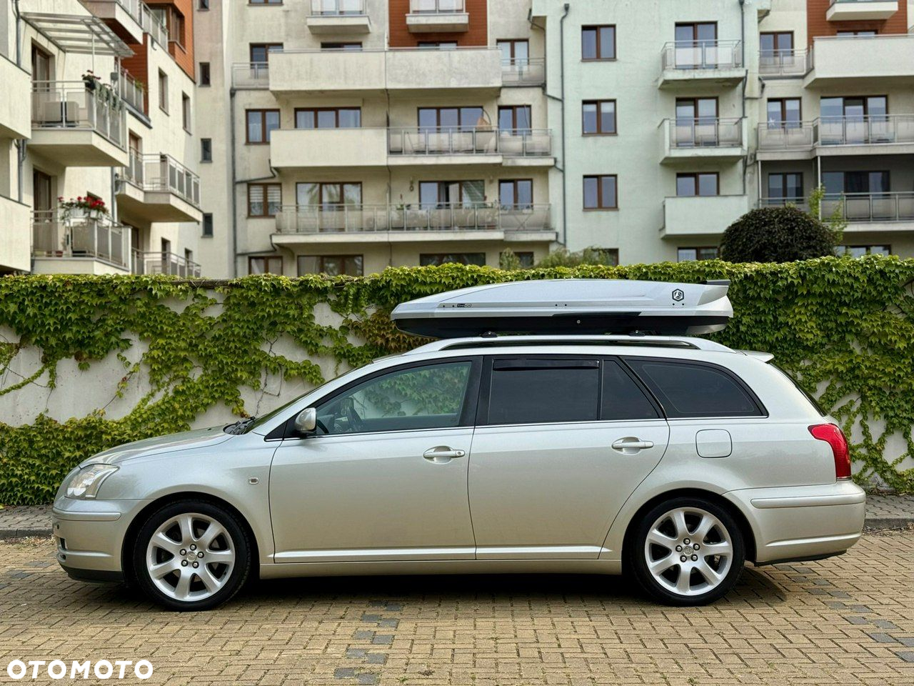 Toyota Avensis 2.0 VVT-i Combi Executive - 2