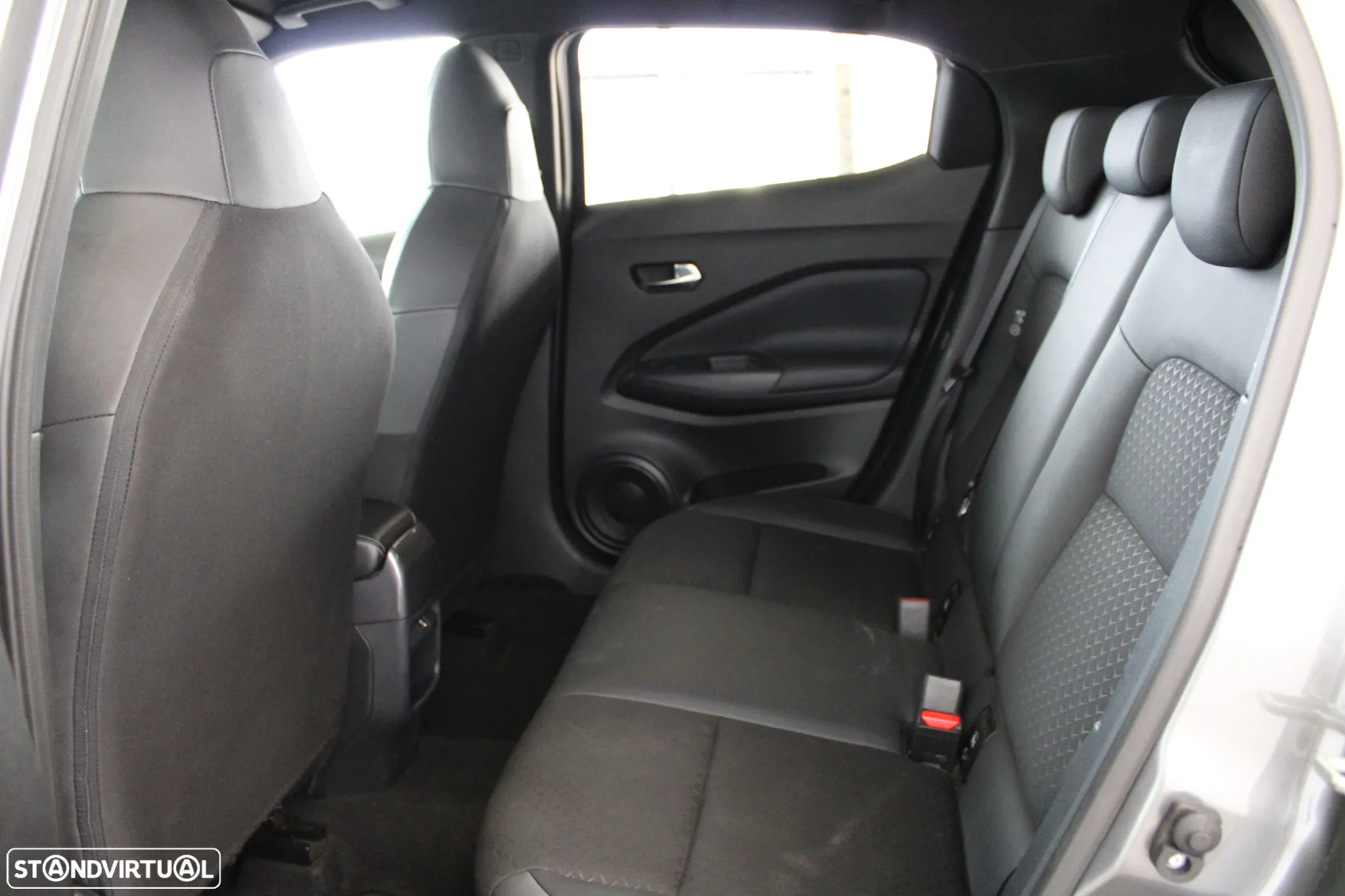 Nissan Juke 1.0 DIG-T N-Connecta - 24