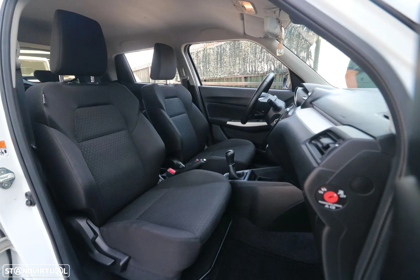 Suzuki Swift 1.2 Mild Hybrid GLE - 8