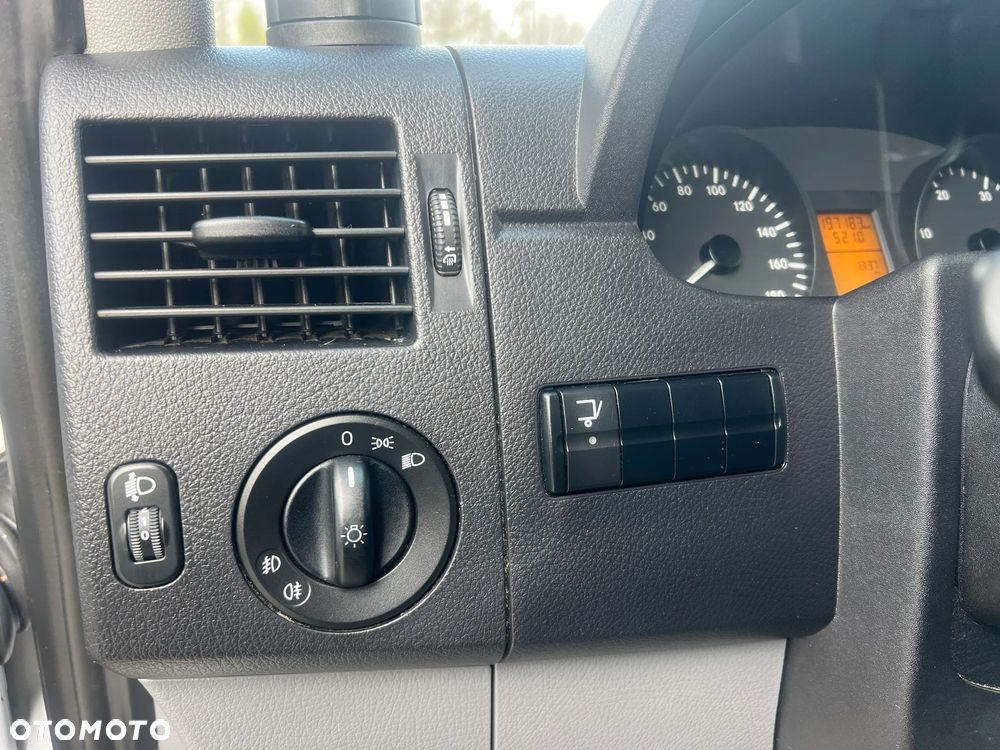 Mercedes-Benz Sprinter - 17