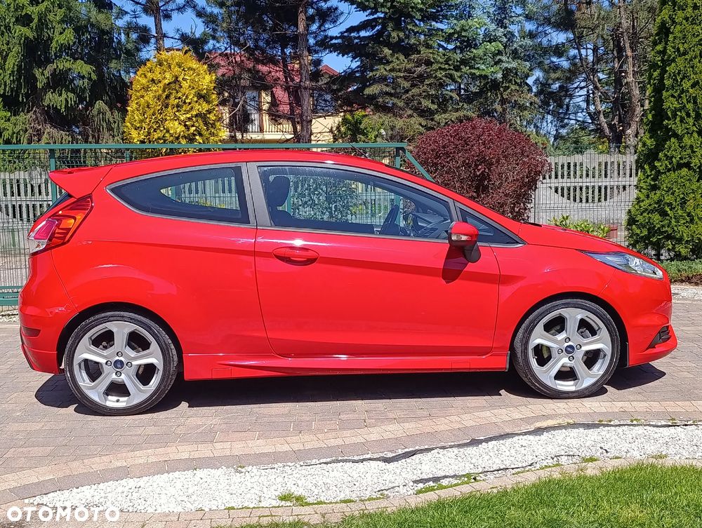 Ford Fiesta ST - 13