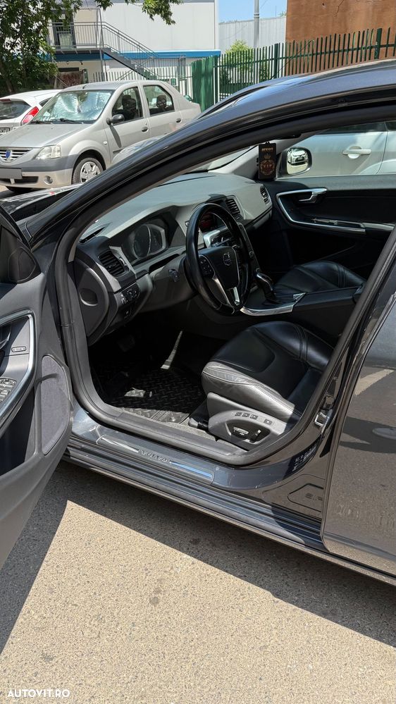 Volvo V60 D4 Geartronic Momentum - 15