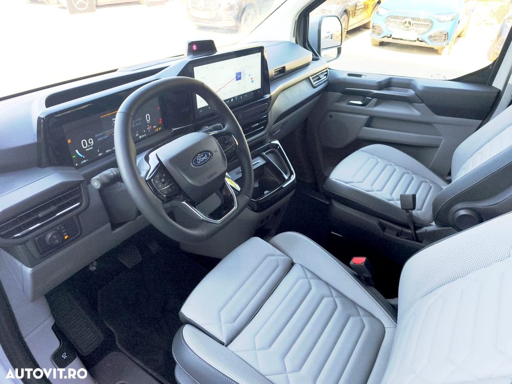 Ford Tourneo Custom - 10