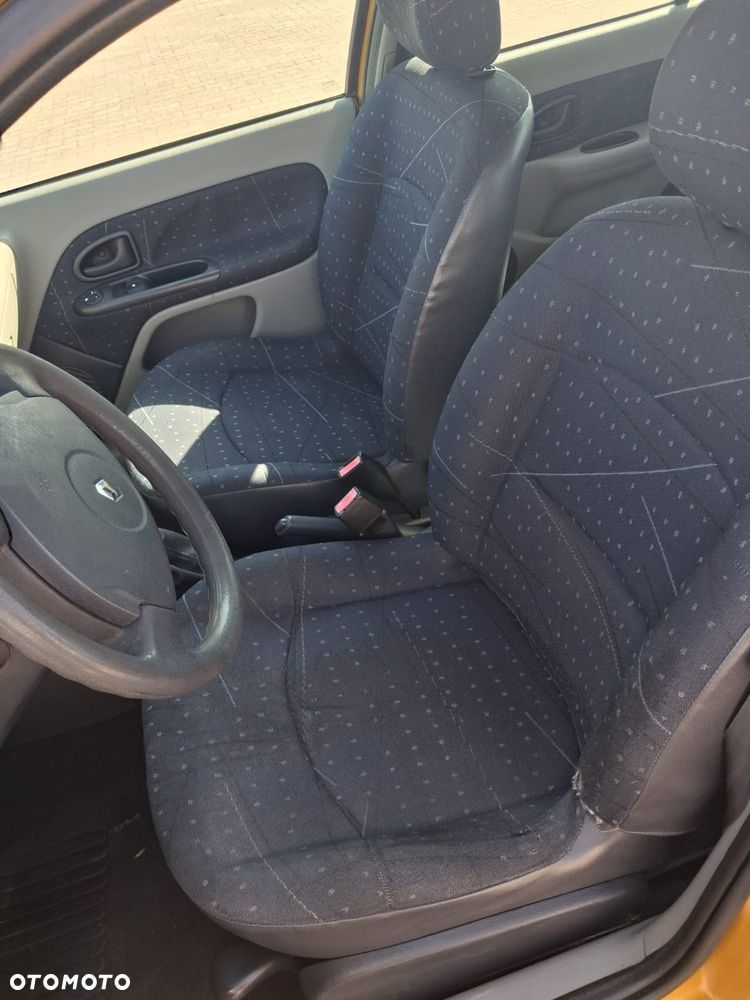 Renault Clio - 7