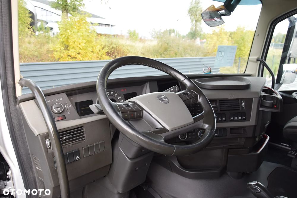 Volvo FH500 / NISKA KABINA / HYDRAULIKA / EURO 6 / ACC / LEDY / ALUFELGI / SERWISOWANY / SPROWADZONY - 23