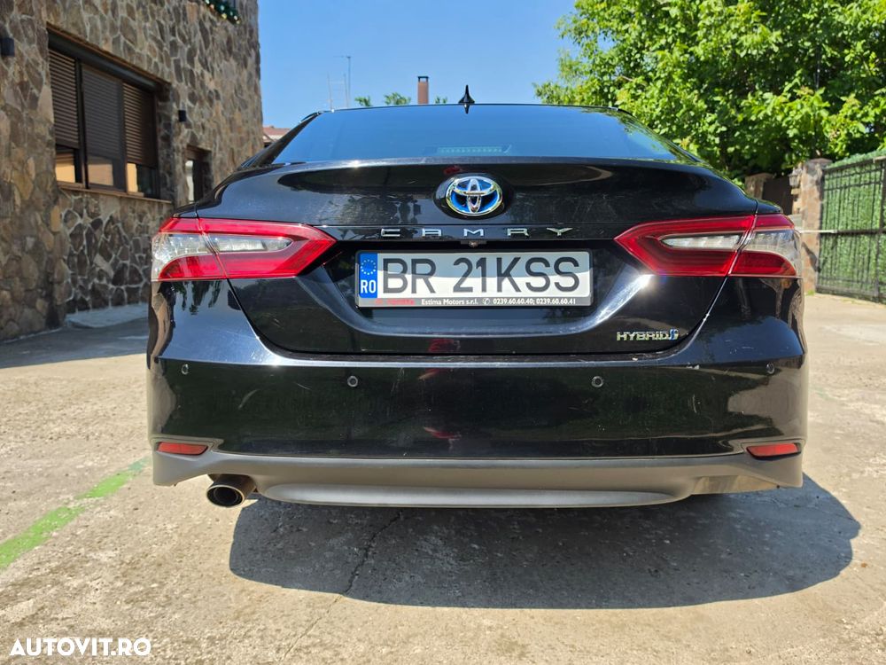 Toyota Camry 2.5 Exclusive - 12