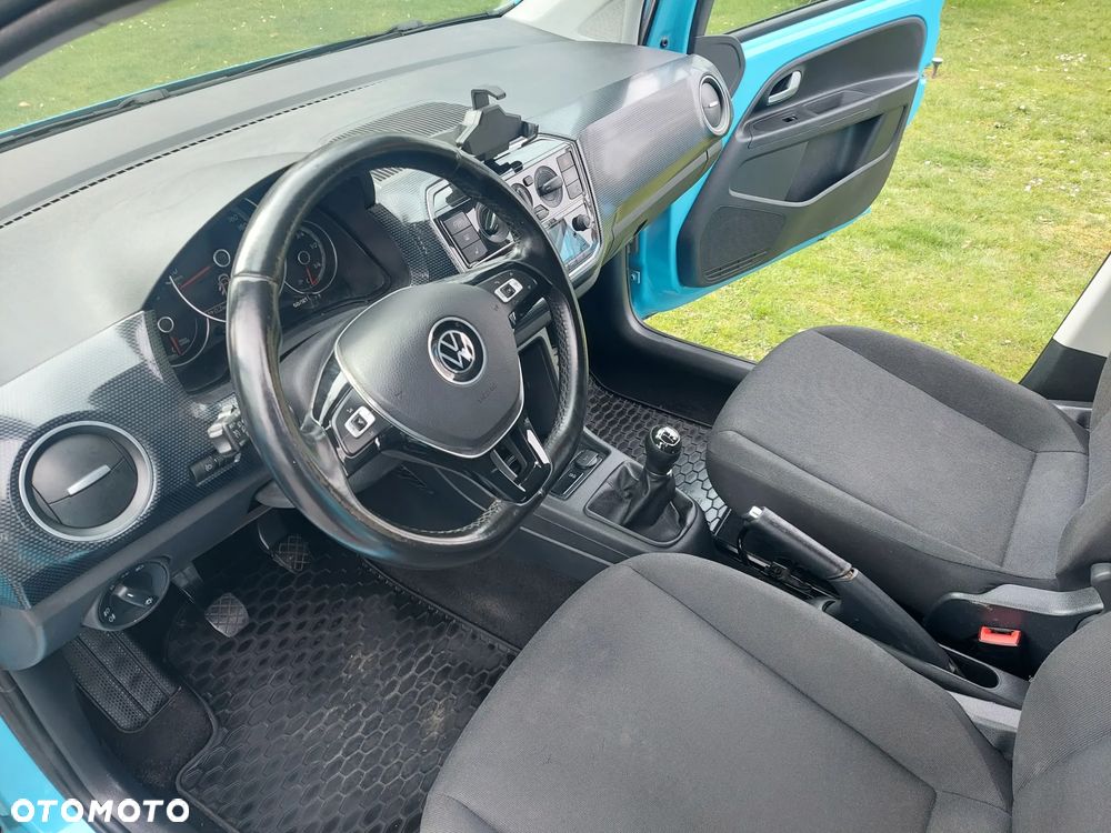 Volkswagen up! United - 10