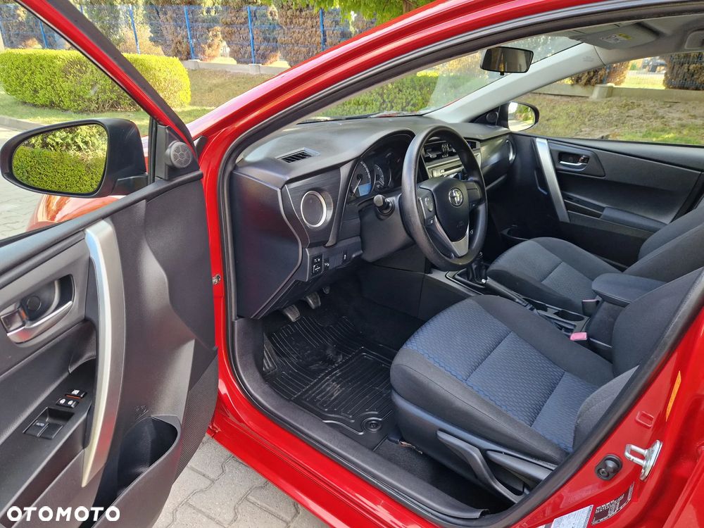 Toyota Auris - 23