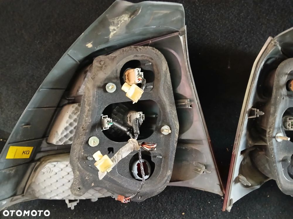 Honda Civic VII lift 5D lampa tylna lewa, prawa - 5