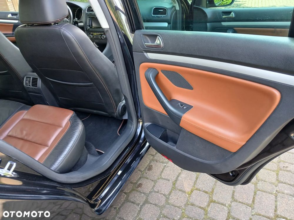 Volkswagen Golf Variant 2.0 TDI DPF DSG Exclusive - 16