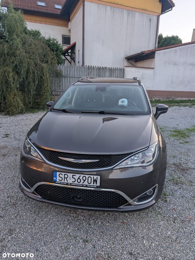 Chrysler Pacifica - 4