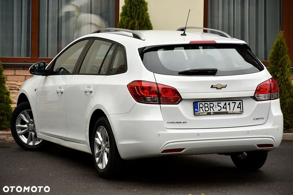 Chevrolet Cruze Station Wagon 1.6 LS+ - 4