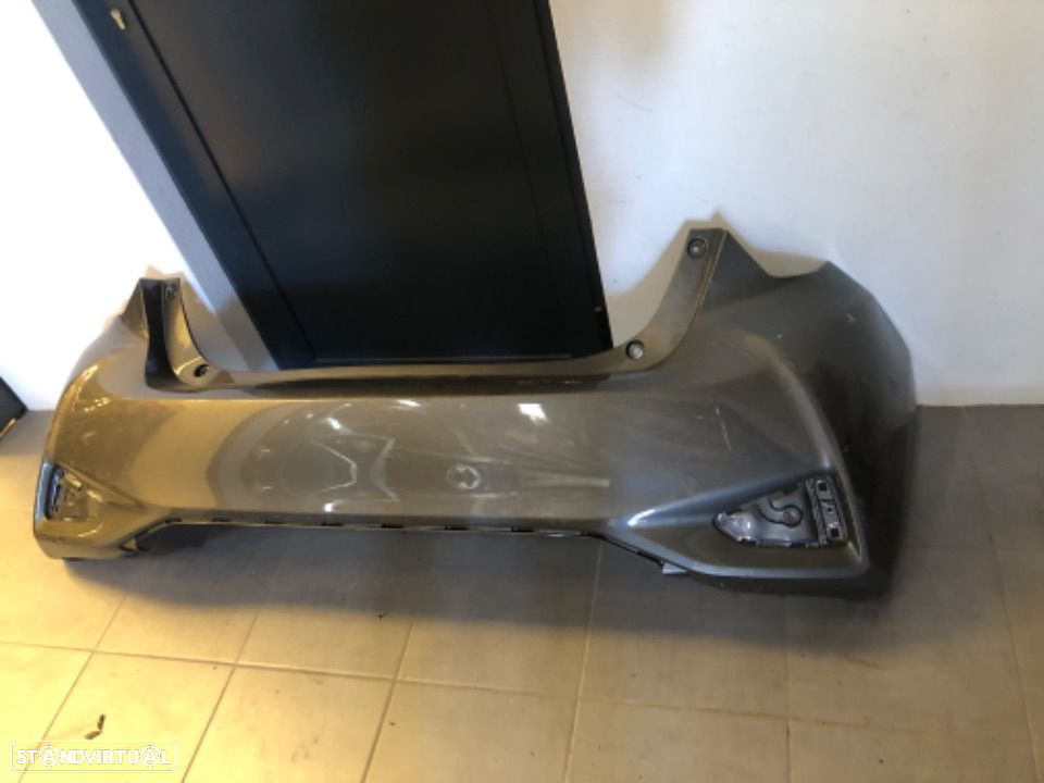 Parachoque toyota yaris 2016 - 2