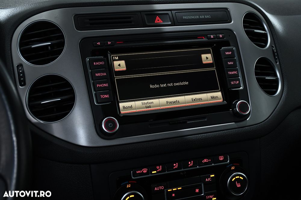 Volkswagen Tiguan 2.0 TDI DPF 4Motion BlueMotion Technology DSG Lounge Track & Style - 16