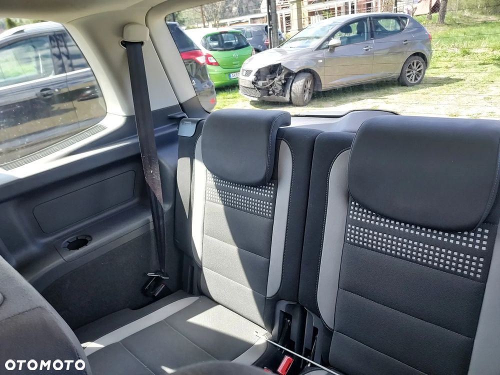 Volkswagen Touran 1.6 TDI DPF BlueMotion Technology Highline - 11