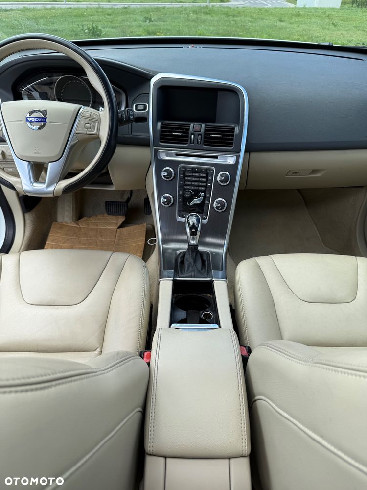 Volvo XC 60 T6 AWD Momentum - 9