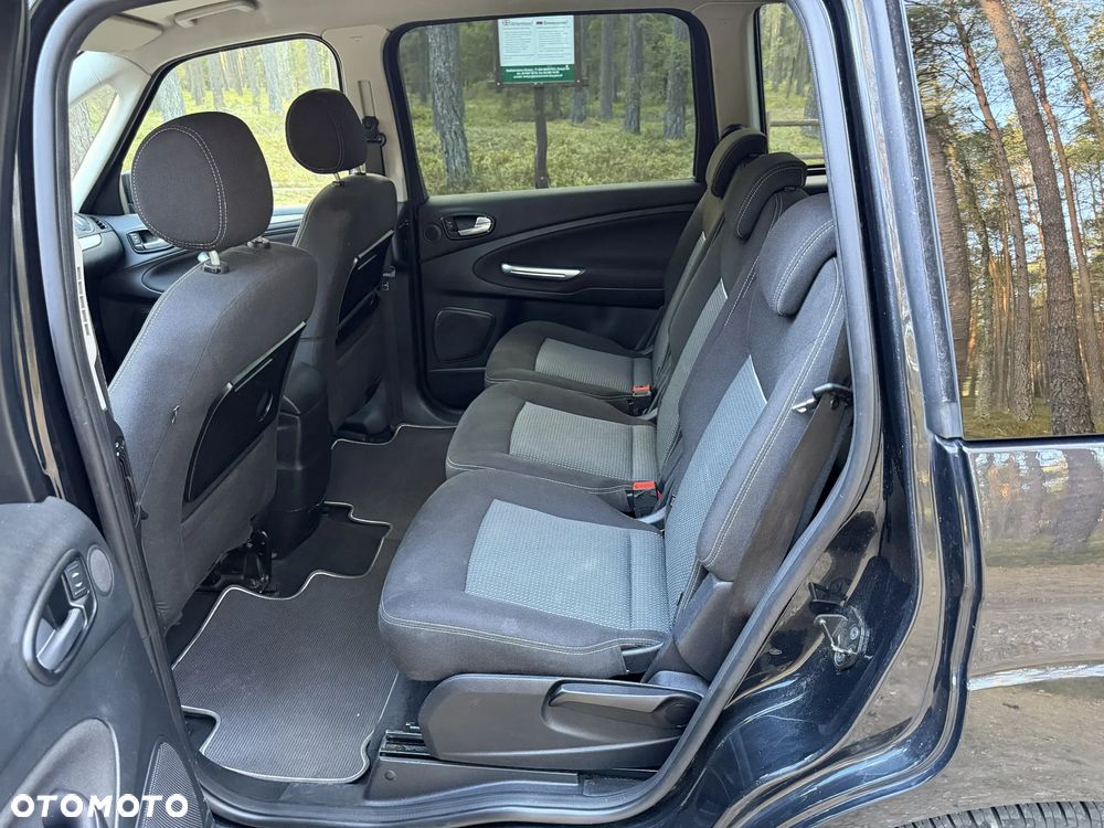 Ford Galaxy - 8