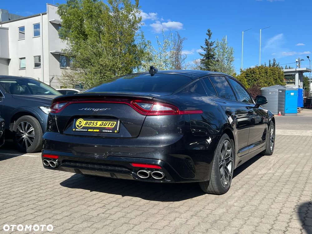 Kia Stinger - 10