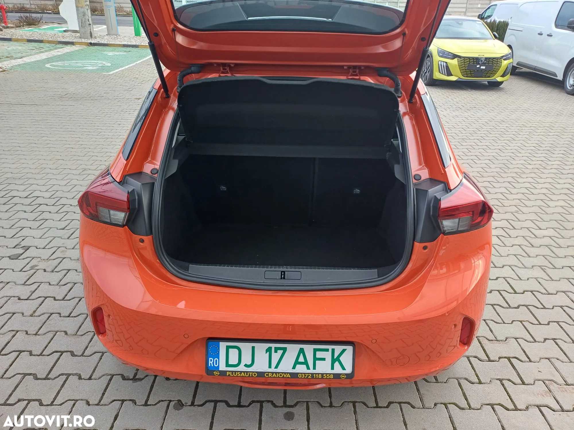 Opel Corsa e Elegance - 18