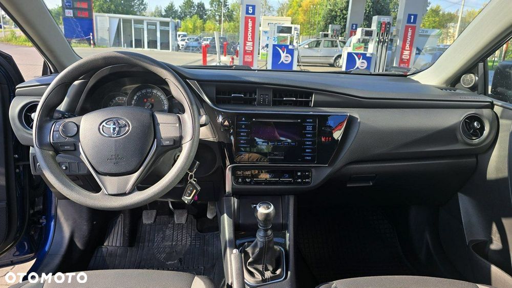 Toyota Auris - 13