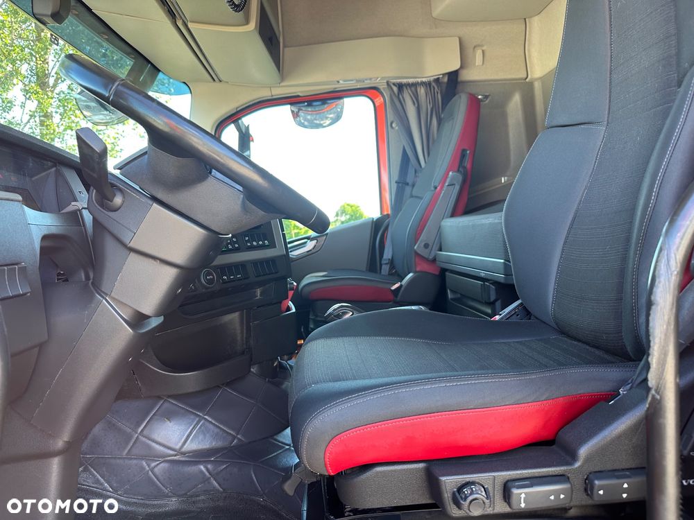 Volvo FH 500 8X2 WYWROTKA DO ZBOZA Z KOMPRESOREM - 19