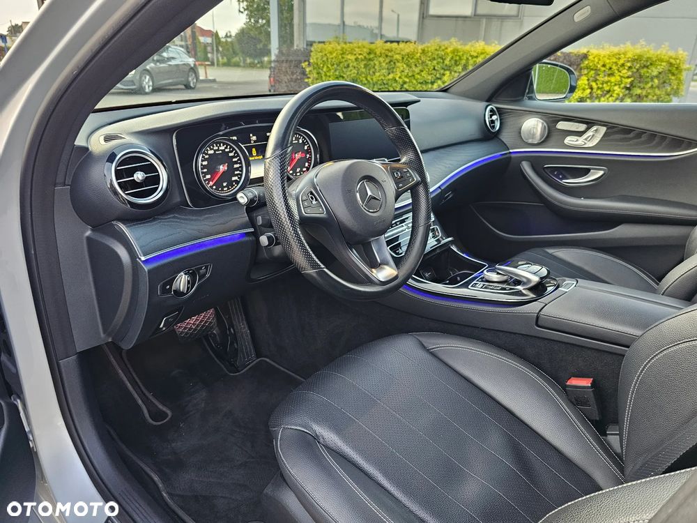 Mercedes-Benz Klasa E 300 9G-TRONIC AMG Line - 21