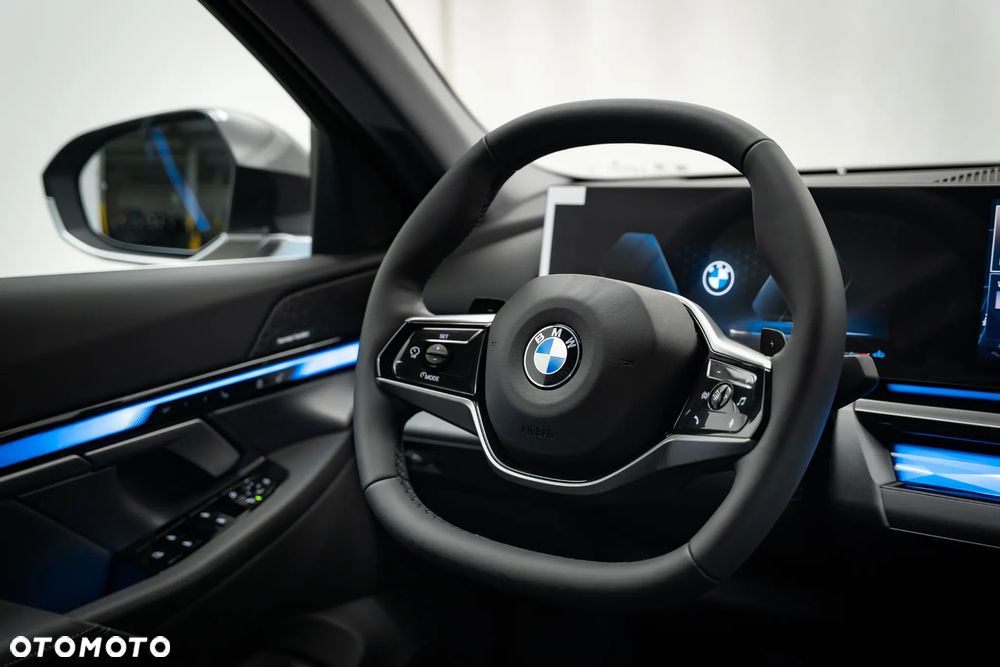 BMW Seria 5 520d mHEV - 33