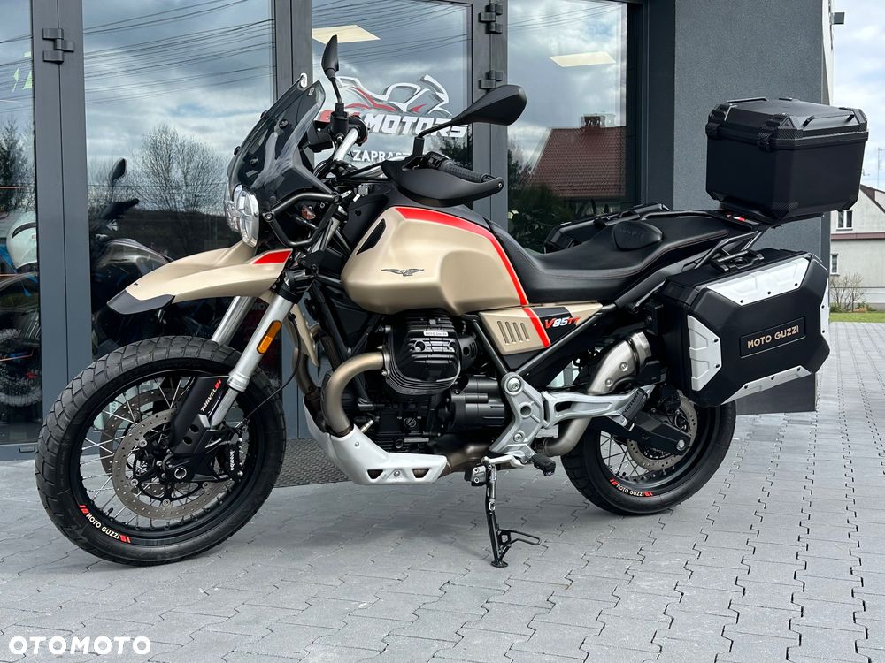 Moto Guzzi V85 - 26