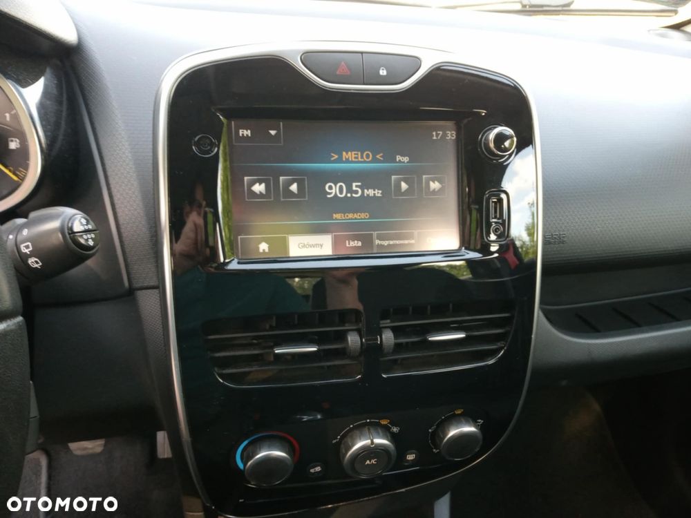 Renault Clio 1.2 16V Limited Plus - 22