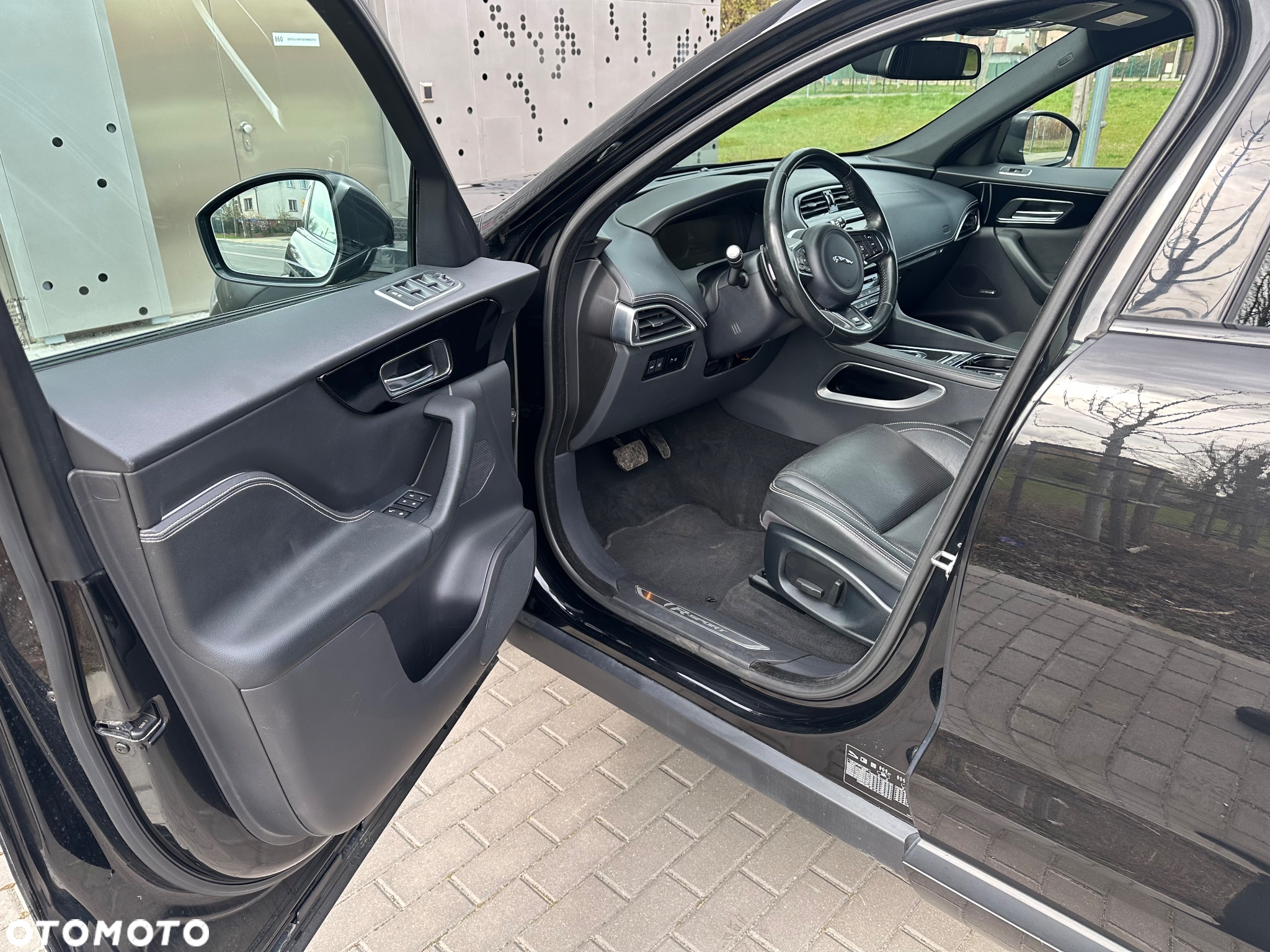 Jaguar F-Pace 2.0 i4D AWD R-Sport - 8