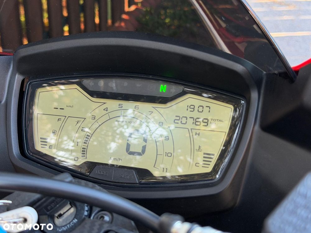 Aprilia Tuono - 12