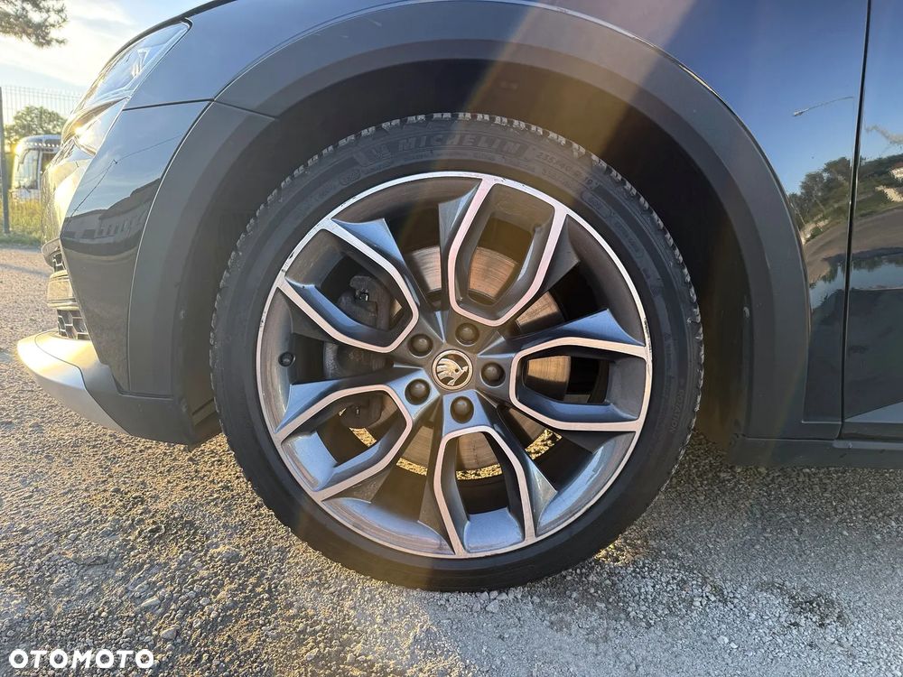 Skoda Superb 2.0 TSI 4x4 Scout DSG - 12