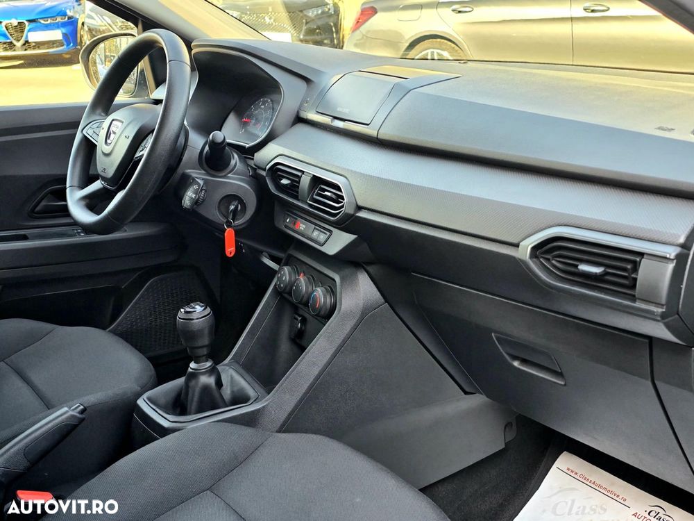 Dacia Logan TCe 90 MT5 Essential - 10