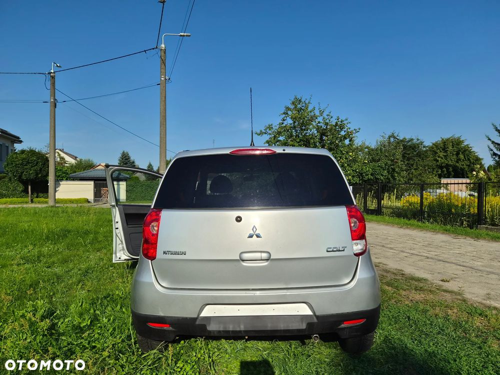Mitsubishi Colt - 26