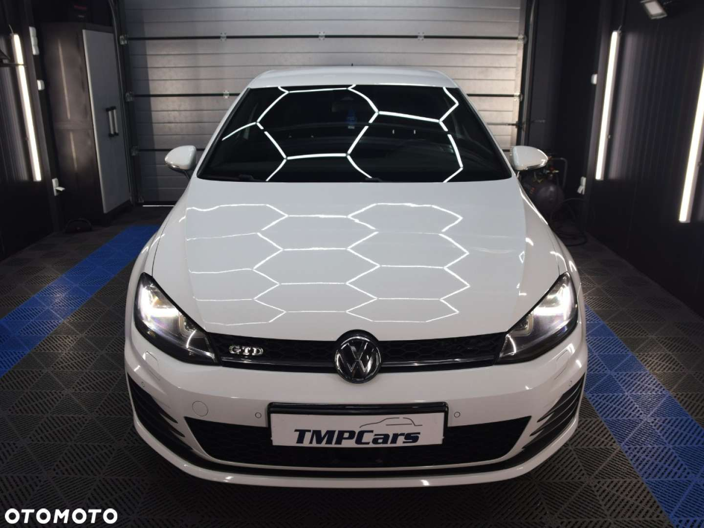 Volkswagen Golf - 23