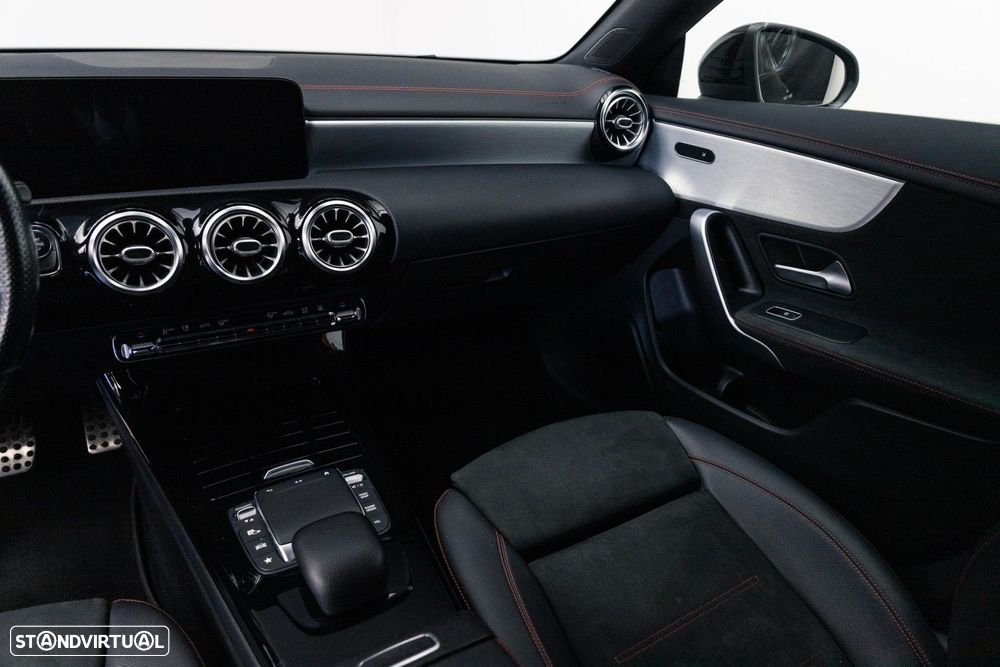 Mercedes-Benz CLA 250 e Shooting Brake AMG Line - 9