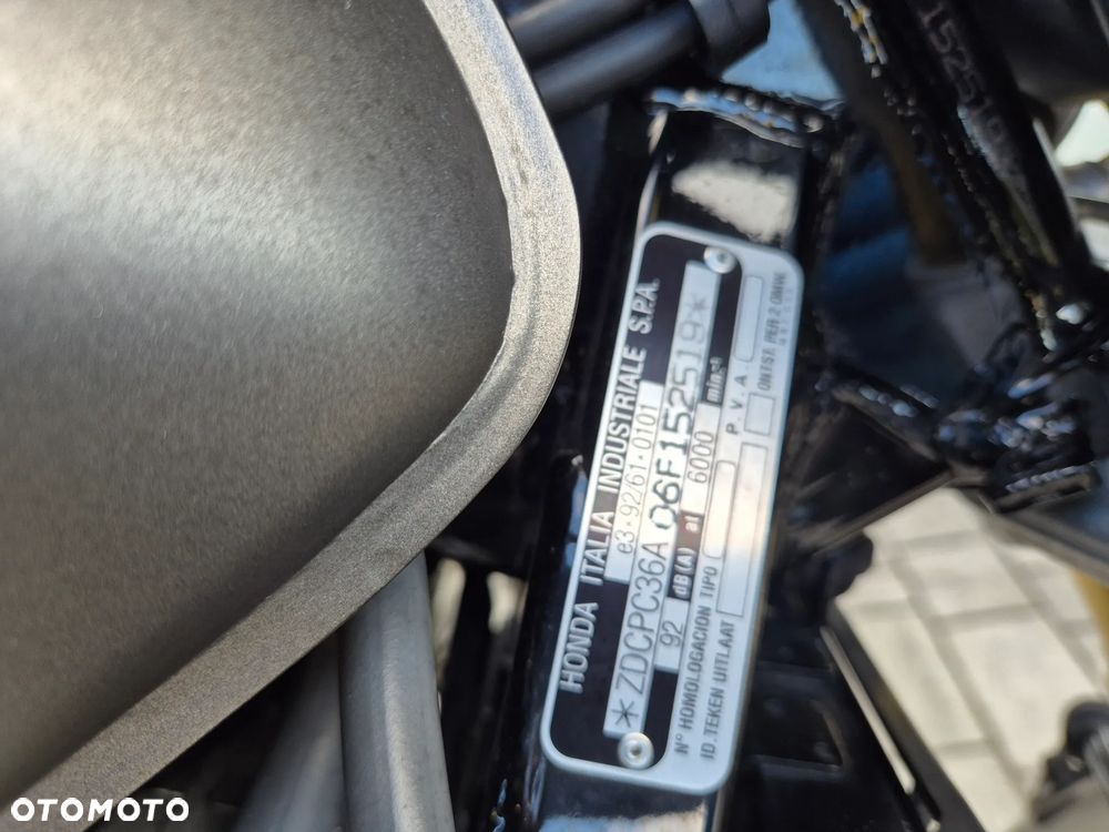 Honda Hornet - 16