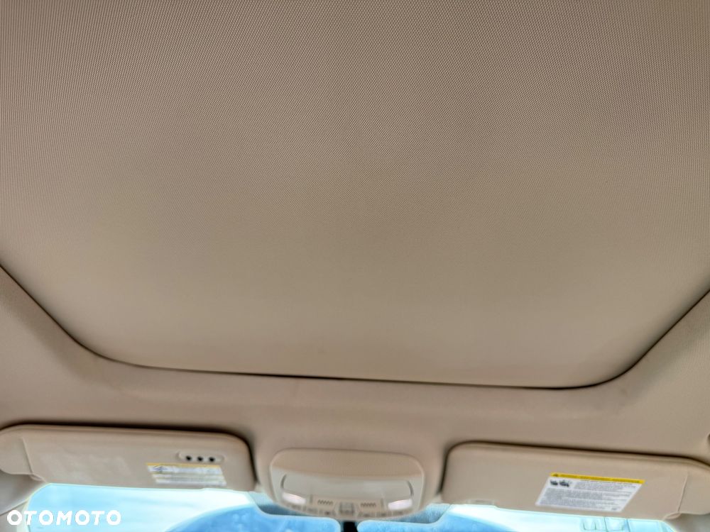 Lincoln MKC - 12