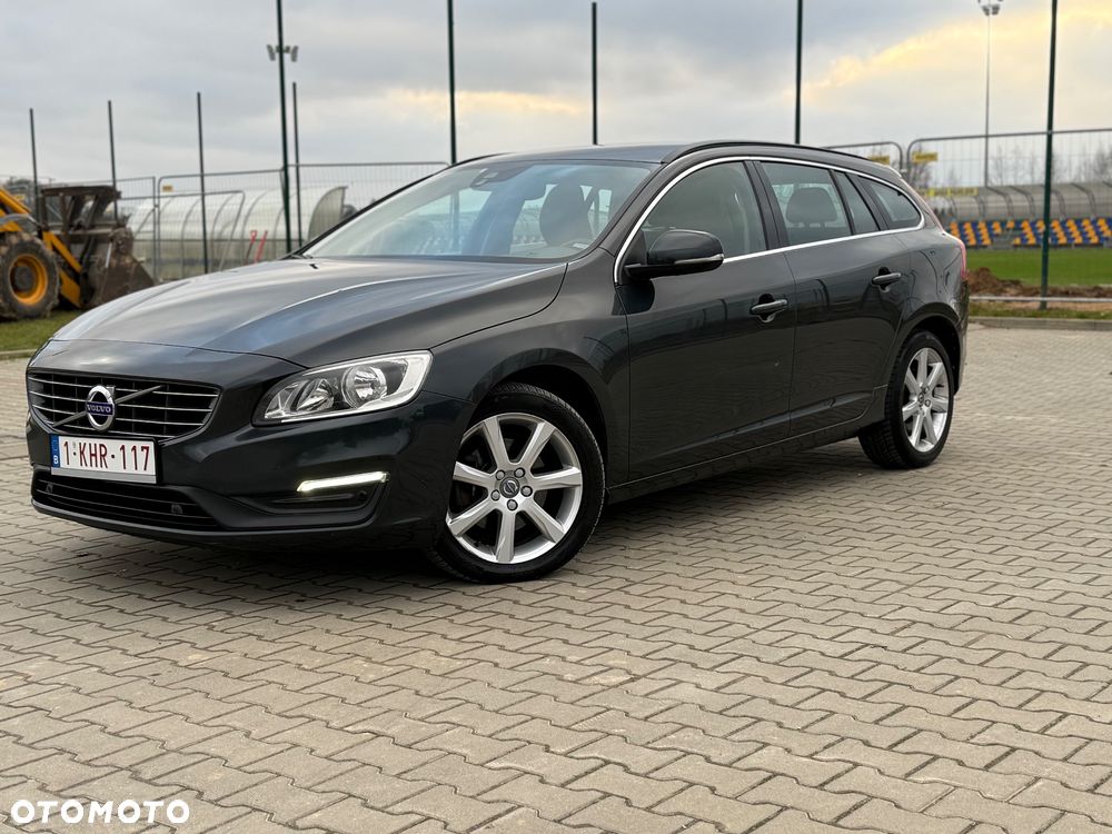 Volvo V60 D2 Momentum - 25