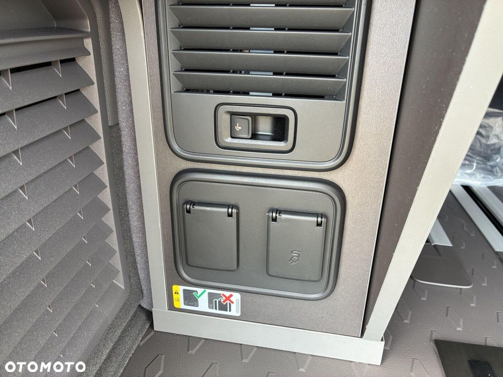 Volkswagen California - 36