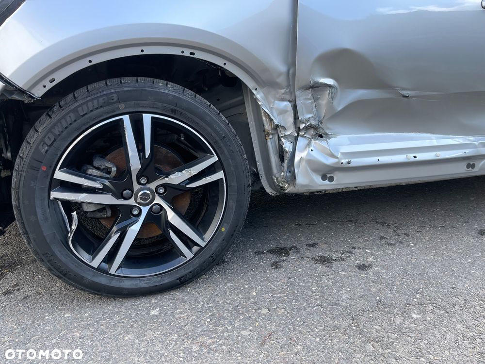 Volvo XC 40 D4 AWD Geartronic R-Design - 14