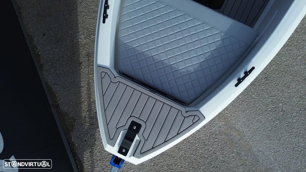 SeaStorm Boat SeaStorm 12 HDPE - 11