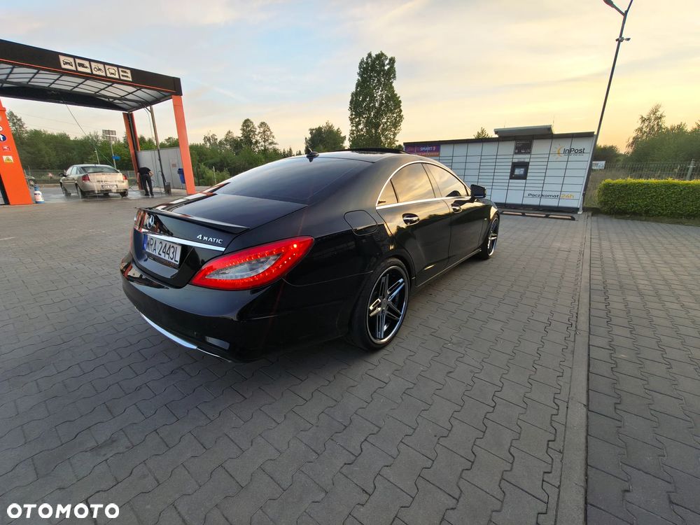 Mercedes-Benz CLS 500 4-Matic BlueEff - 8