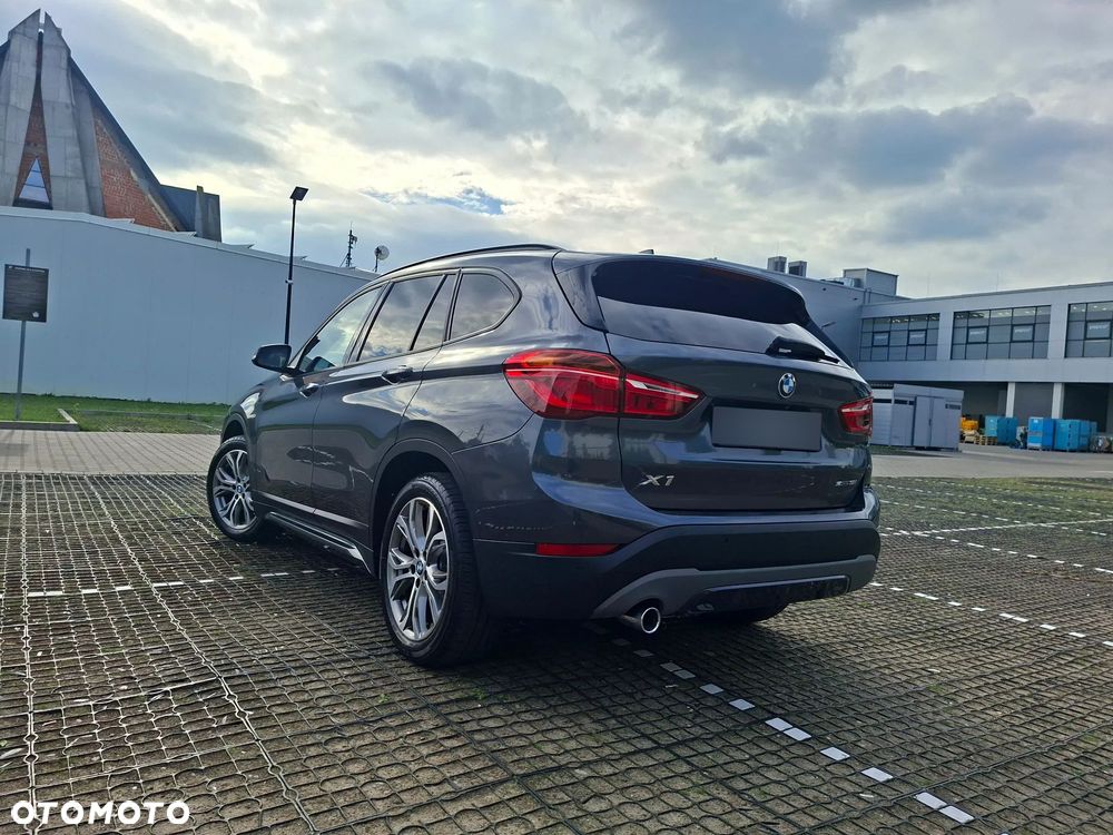 BMW X1 sDrive18i Sport Line - 4